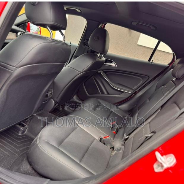 Mercedes-Benz GLA 250 2018 Red