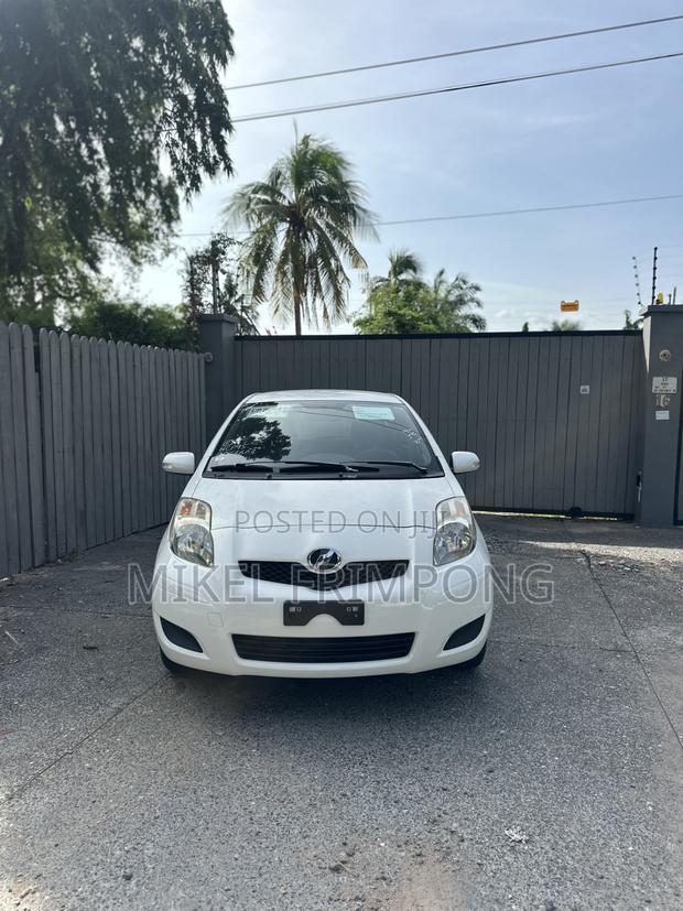 Toyota Vitz 1.3 AWD 3dr 2010 White