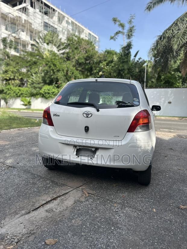 Toyota Vitz 1.3 AWD 3dr 2010 White