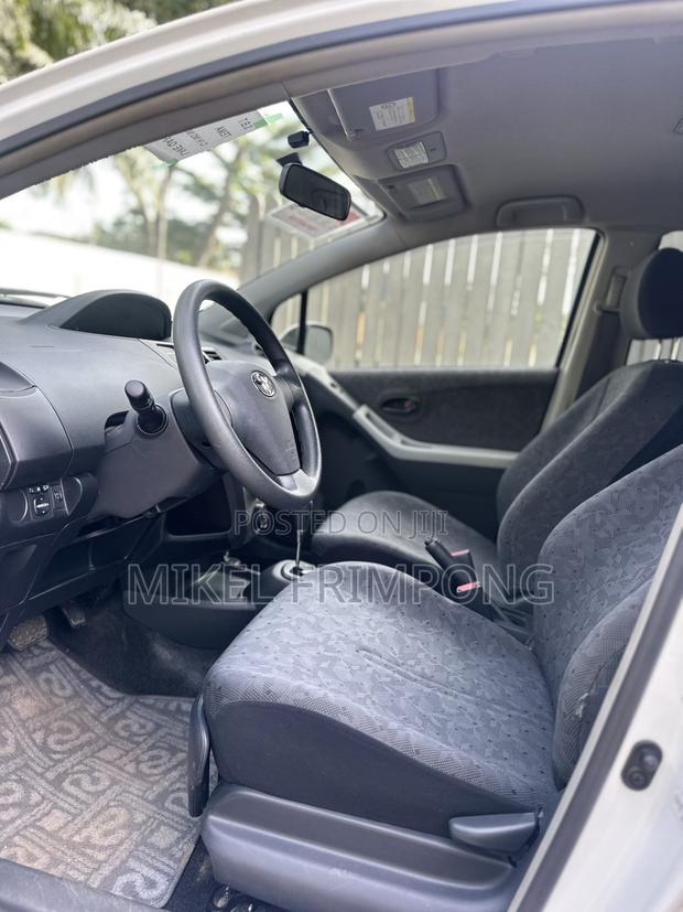 Toyota Vitz 1.3 AWD 3dr 2010 White