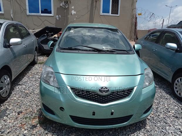 Toyota Belta 2010 Green