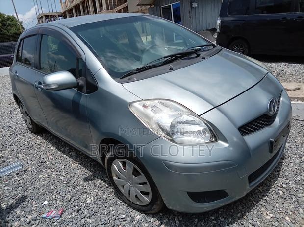 Toyota Vitz 1.3 FWD 3dr 2010 Silver