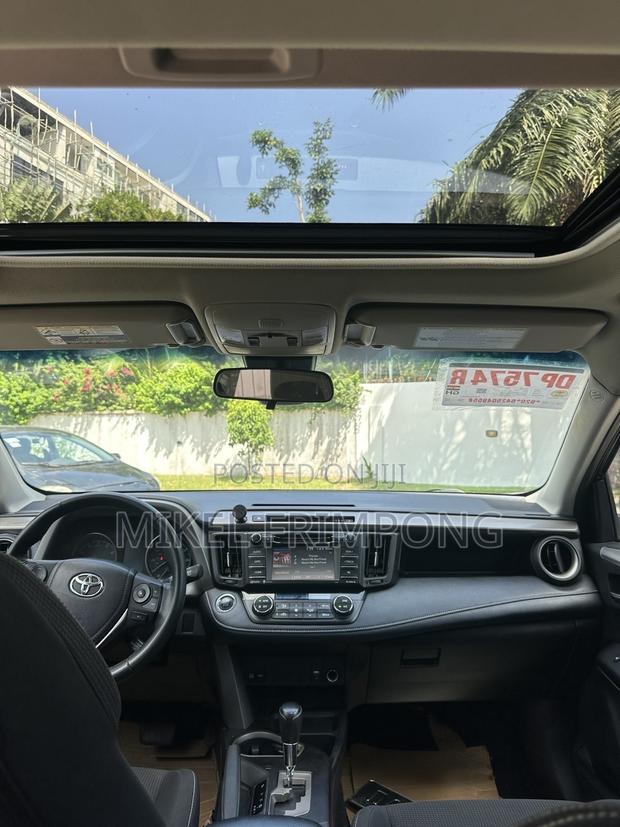 Toyota RAV4 XLE 4dr SUV AWD (2.5L 4cyl 6A) 2018 Black