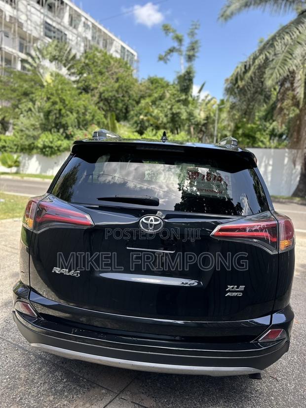 Toyota RAV4 XLE 4dr SUV AWD (2.5L 4cyl 6A) 2018 Black