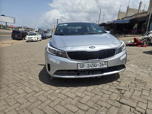Kia Forte EX Hatchback 2018 Silver