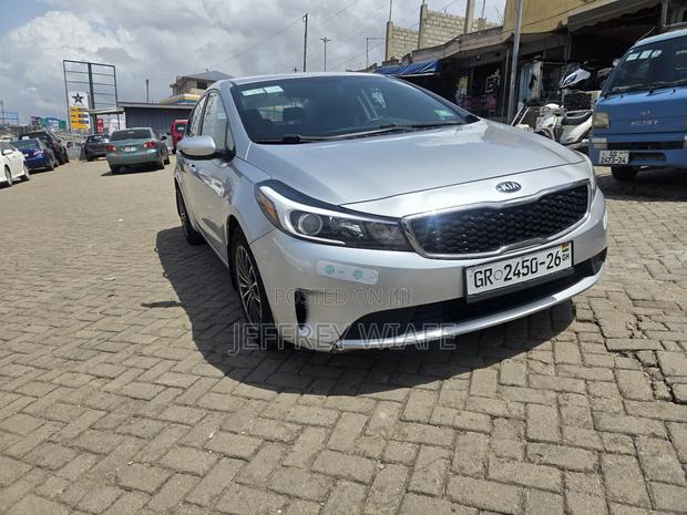 Kia Forte EX Hatchback 2018 Silver