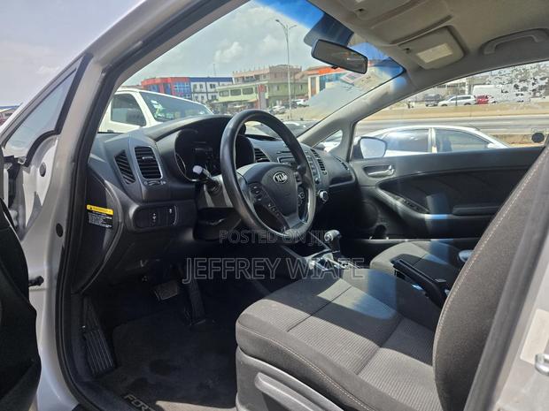 Kia Forte EX Hatchback 2018 Silver