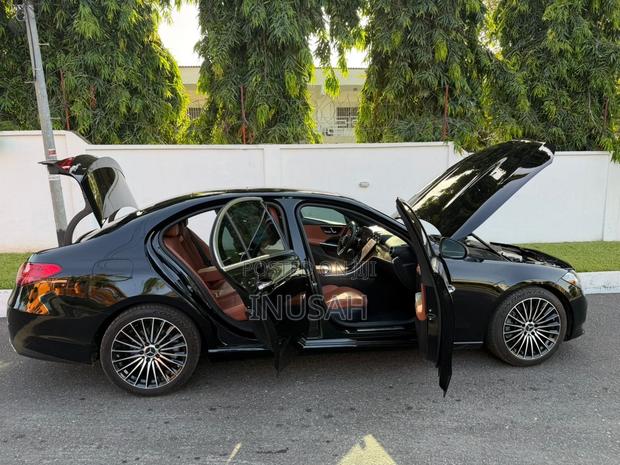 Mercedes-Benz C300 2023 Black