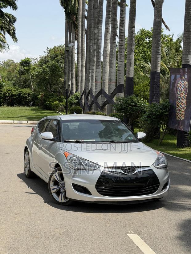 Hyundai Veloster 3dr Hatchback w/Black Interior (1.6L 4cyl 6AM) 2015