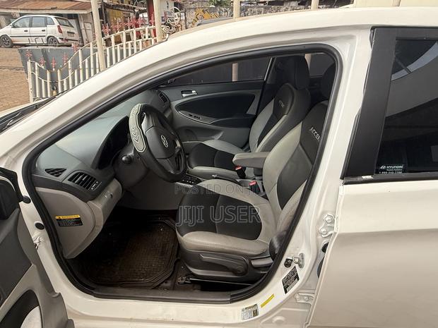 Hyundai Accent SE Sedan 2017 White