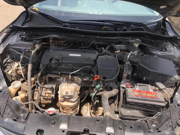Honda Accord EX-L 4dr Sedan FWD (2.4L 4cyl 2A) 2016 Gray