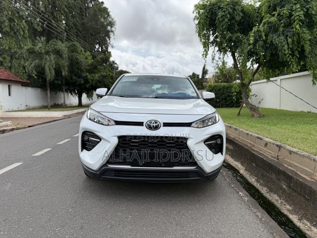 Toyota RAV4 Limited 2022 White