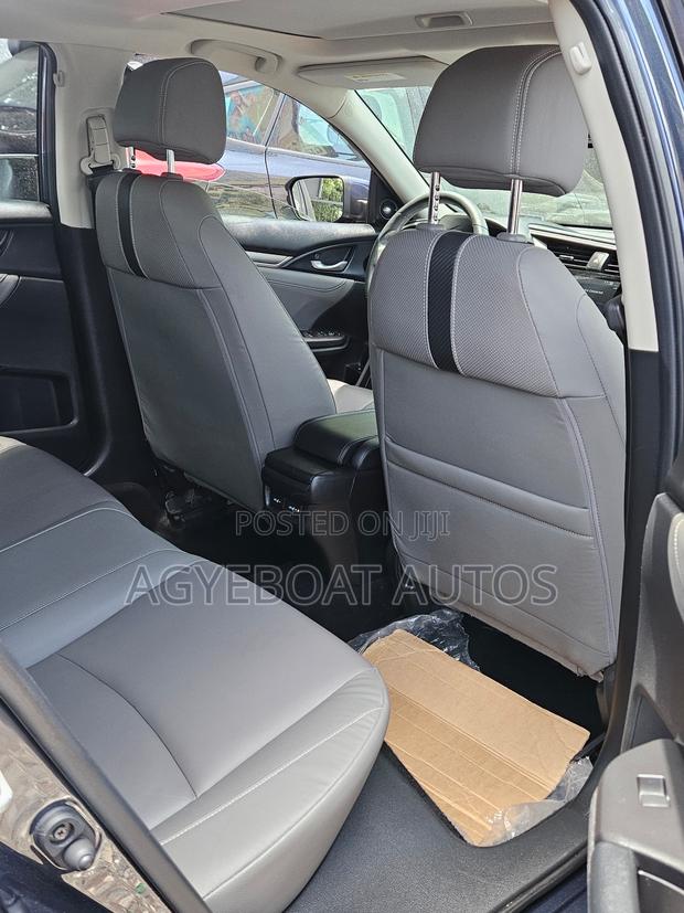 Honda Civic Touring 4dr Sedan (1.5L 4cyl) 2017 Gray