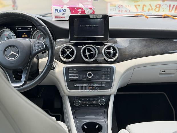 Mercedes-Benz CLA-Class 2016 Silver