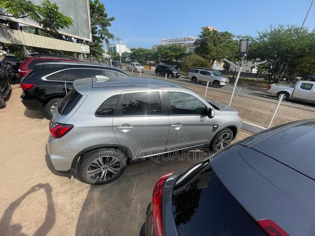 Mitsubishi Outlander Sport 2022 Silver