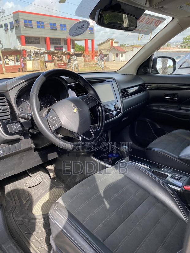 Mitsubishi Outlander SE FWD 2020 Black