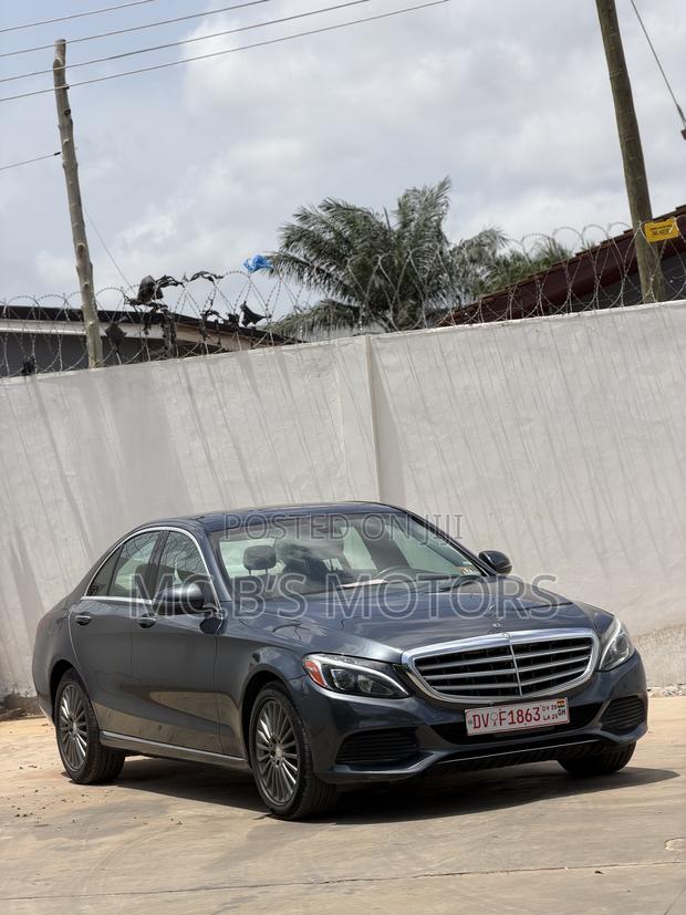 Mercedes-Benz C300 2017 Silver