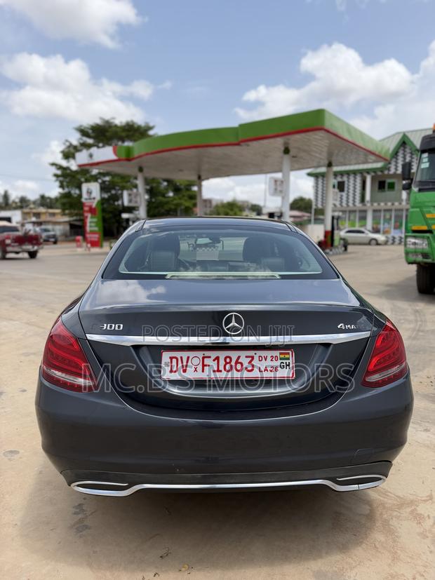 Mercedes-Benz C300 2017 Silver