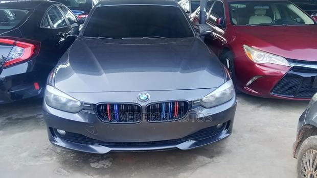 BMW 320i Sedan RWD 2014 Gray