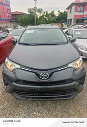 Toyota RAV4 XLE 4dr SUV (2.5L 4cyl 6A) 2018 Gray for sale