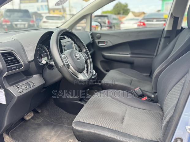 Toyota Verso 2009 Blue