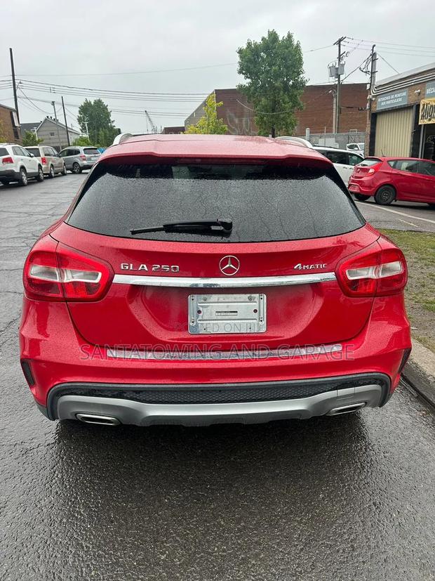 Mercedes-Benz GLA 250 2015 Red