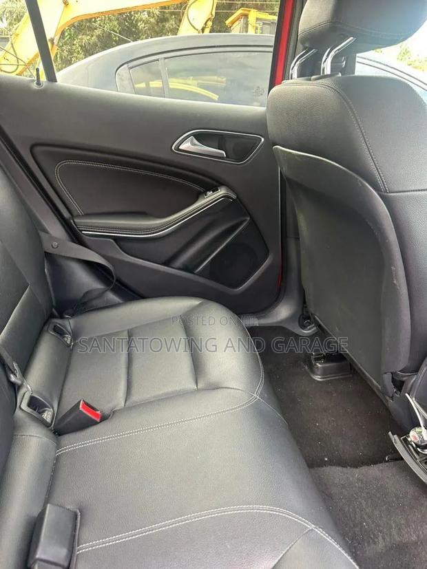 Mercedes-Benz GLA 250 2015 Red