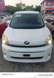 Toyota Voxy 2012 White for sale