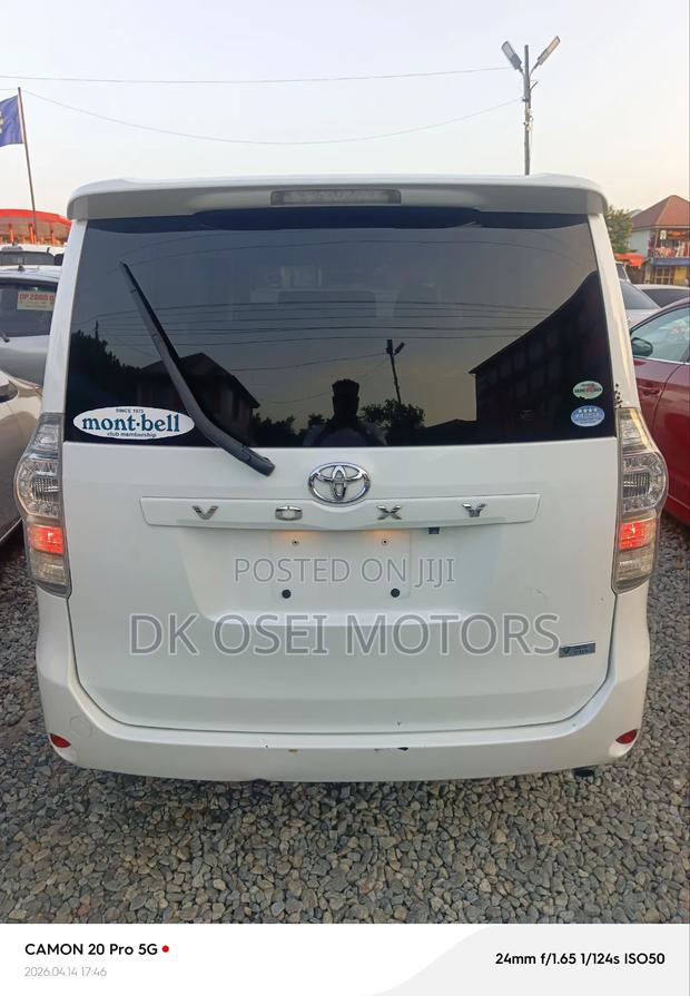 Toyota Voxy 2012 White