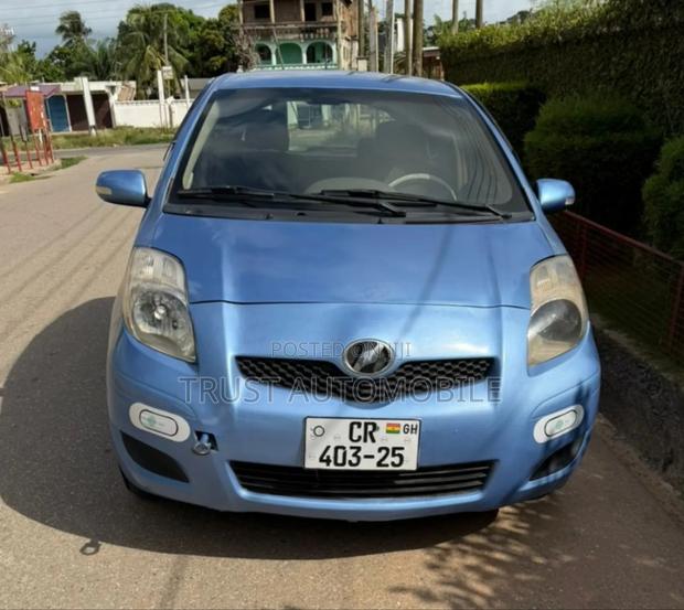 Toyota Vitz 1.0 FWD 3dr 2010 Blue