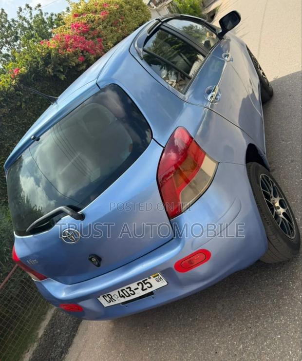 Toyota Vitz 1.0 FWD 3dr 2010 Blue