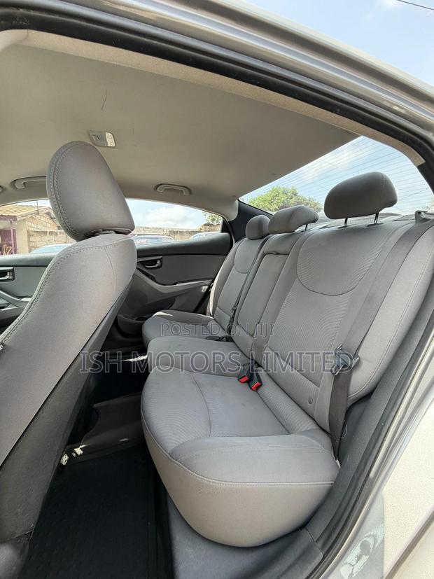 Hyundai Elantra SE 4dr Sedan (1.8L 4cyl 6A) 2015 Gray