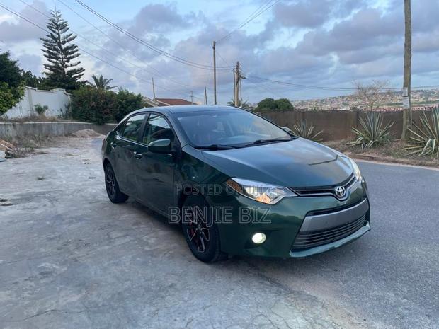 Toyota Corolla 2015 Green