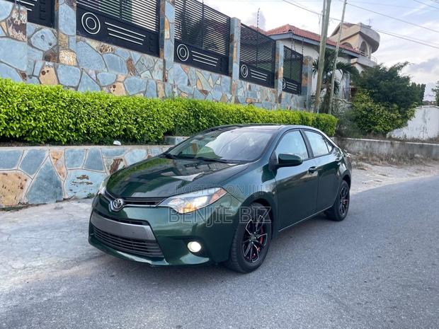 Toyota Corolla 2015 Green
