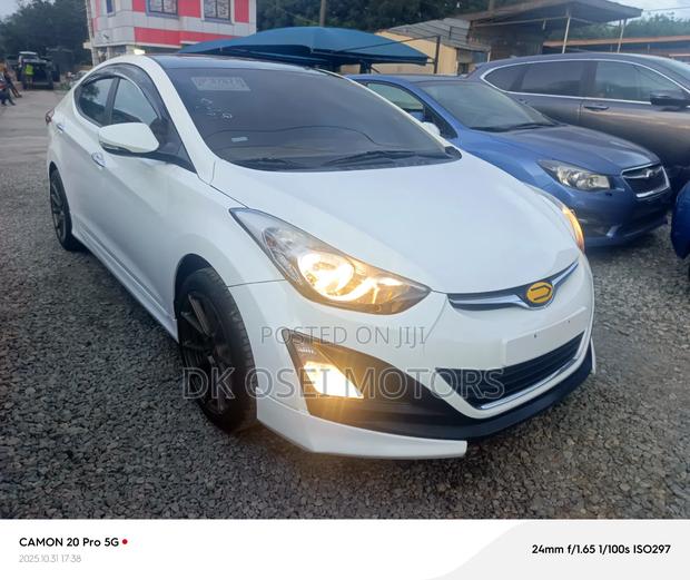 Hyundai Elantra Sport 4dr Sedan (2.0L 4cyl 6M) 2015 White