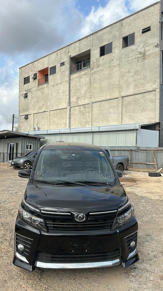 Toyota Voxy SV Premium 2014 Black