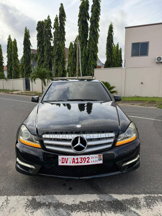Mercedes-Benz C300 2014 Black