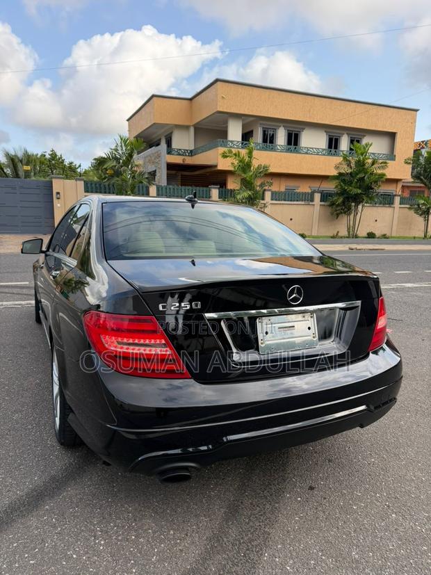 Mercedes-Benz C300 2014 Black