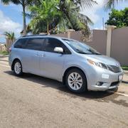 Toyota Sienna 2016 Silver for sale