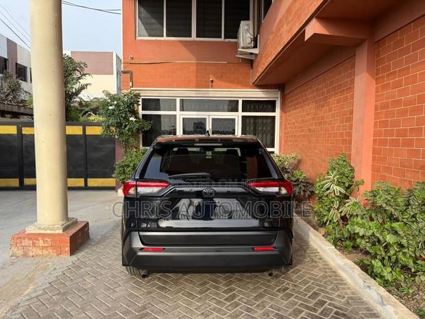 Toyota RAV4 2022 Black