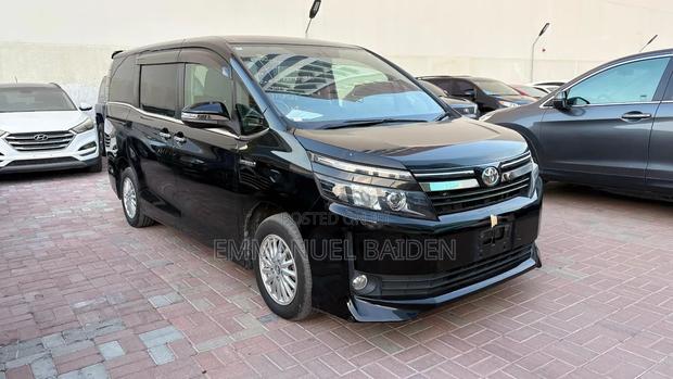 Toyota Voxy SV Premium 2014 Black