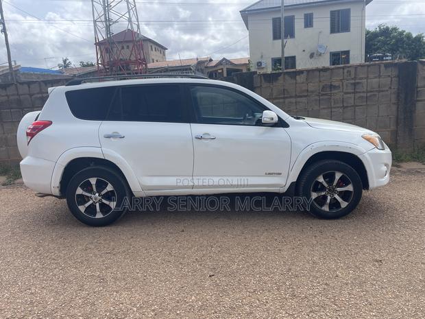Toyota RAV4 2.5 Limited 2010 White