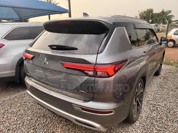 Mitsubishi Outlander SE Special Edition 2023 Silver