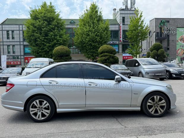 Mercedes-Benz C200 2011 Silver