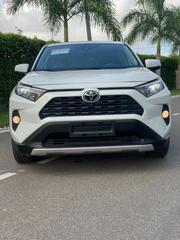 Toyota RAV4 XLE Premium 2021 White for sale