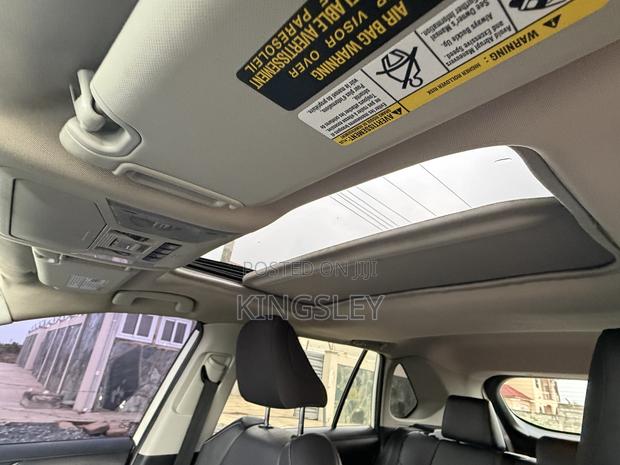 Toyota RAV4 XLE AWD 2019 White