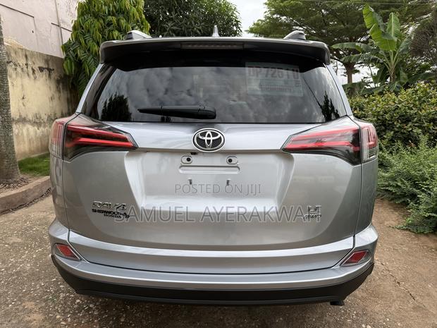 Toyota RAV4 2018 Silver