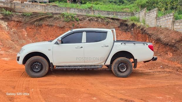 Mitsubishi L200 2014 White