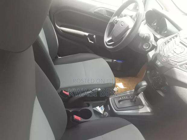 Ford Fiesta 2018 Gray