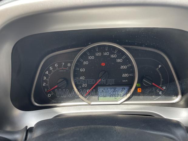Toyota RAV4 LE FWD 2019 White